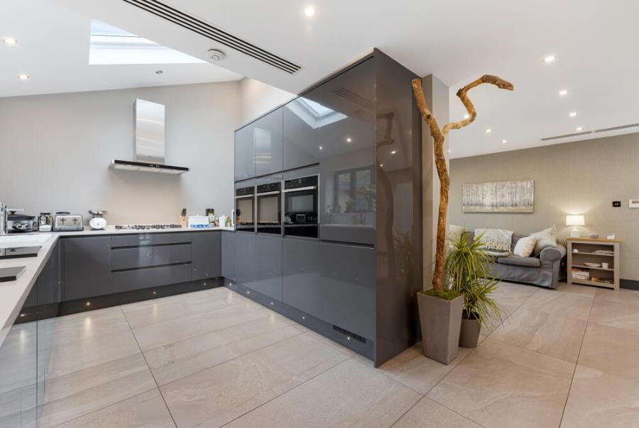 Apartment in London - View 3