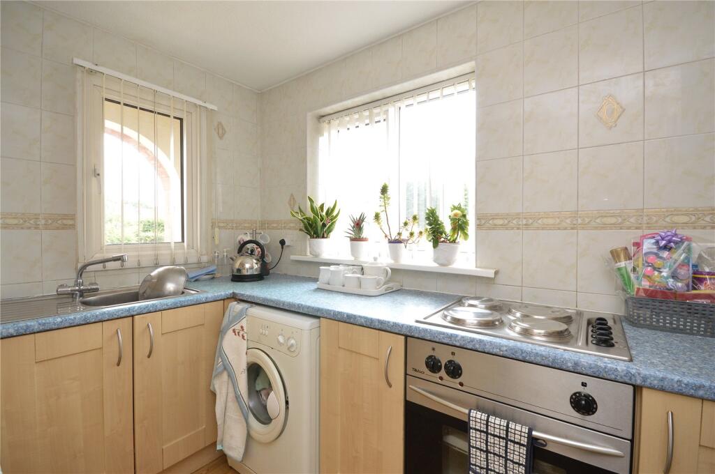Sandlewood Close, Leeds, West Yorkshire photo 4