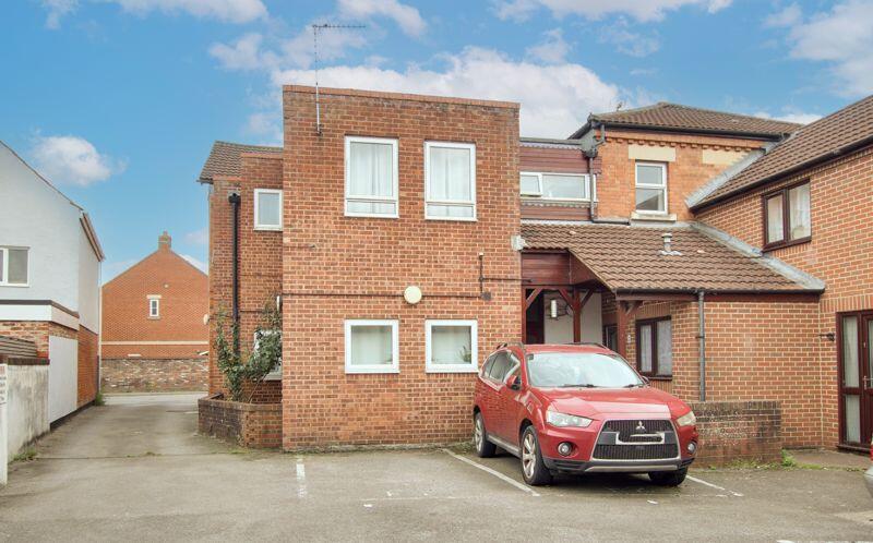 Apartment in Westbury, Leigh Park - More