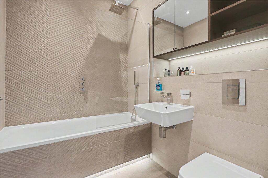 Apartment in Guildford - More