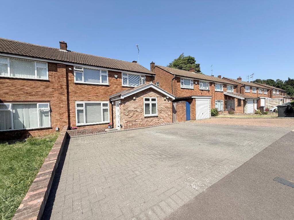 Main image of property: Stanmore Crescent, Luton, LU3