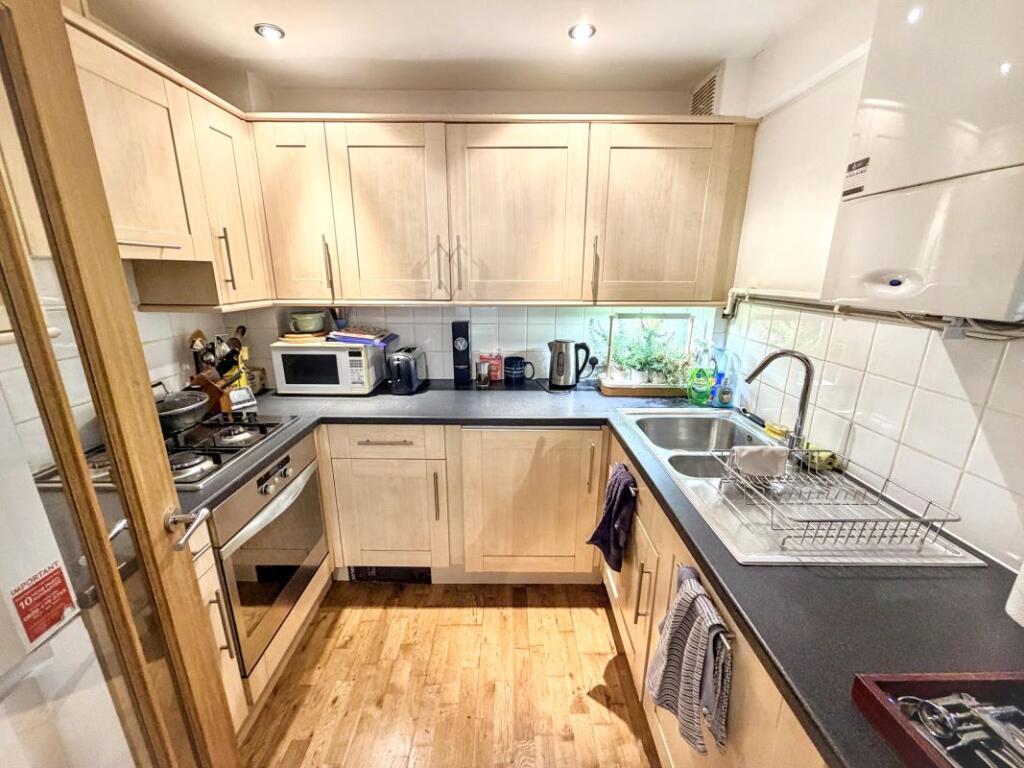 Apartment in Dacorum, Berkhamsted - View 4