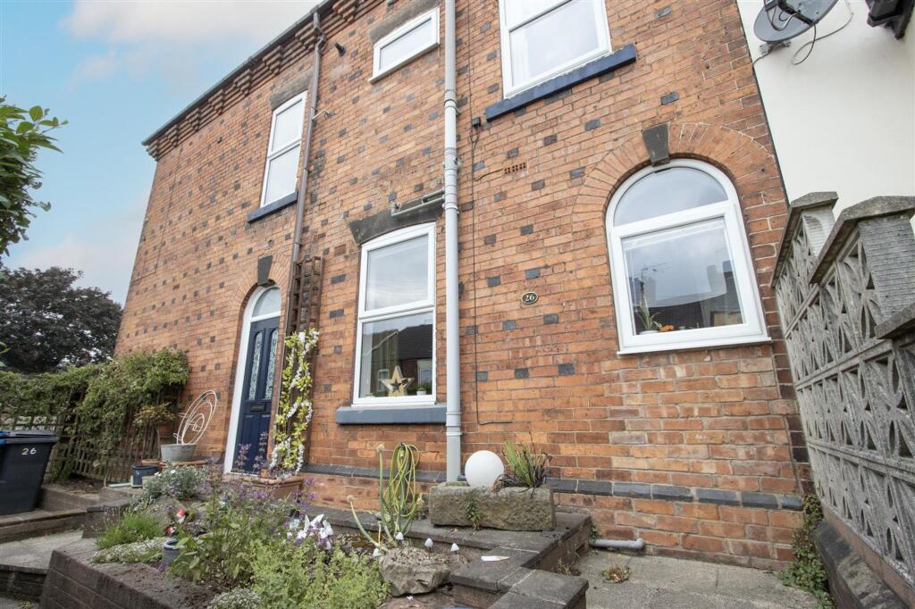 4-bed terraced on Compton Street, Chesterfield, S40, £230,000