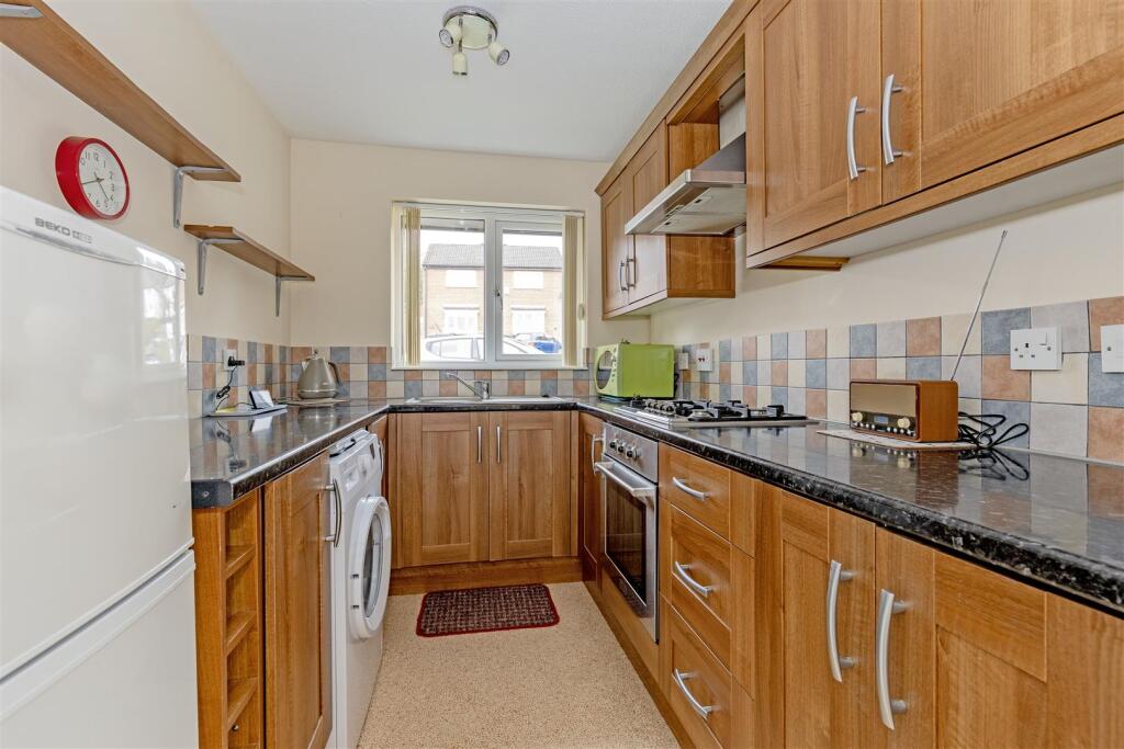 House in Chesterfield, Derbyshire - View 3