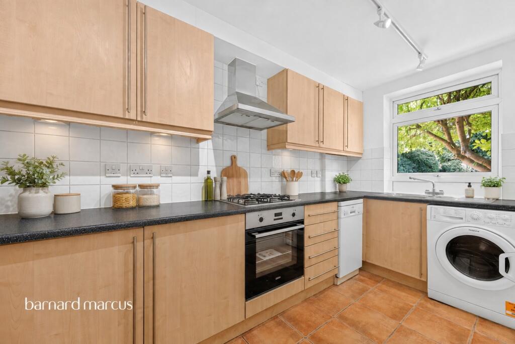 Apartment in London - View 3