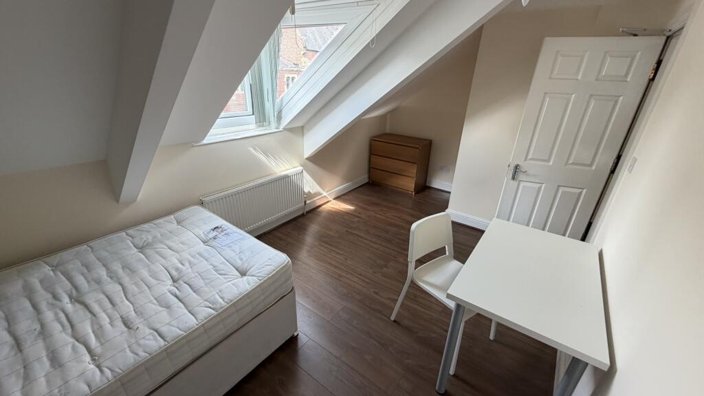 House in Newcastle upon Tyne - View 4
