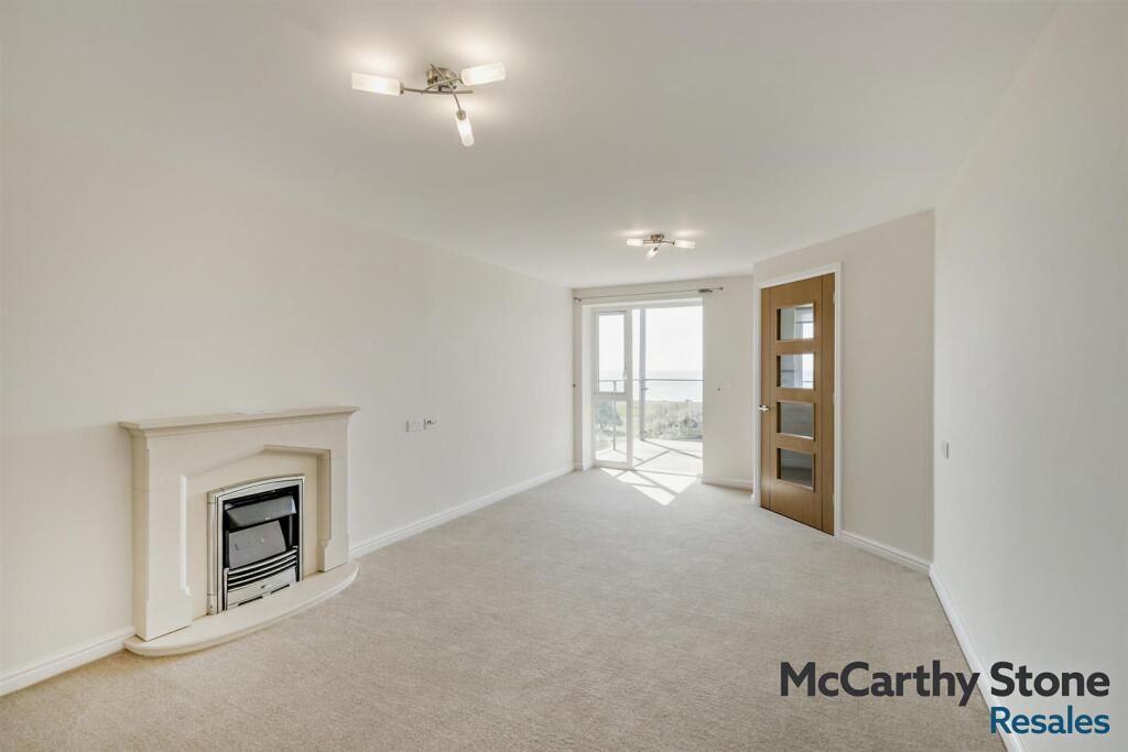 Roswell Court, Douglas Avenue, Exmouth photo 4