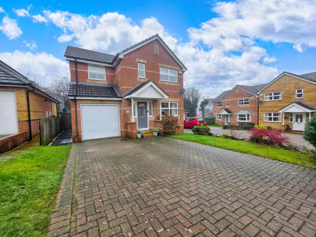 4-bed detached on Alford Close, Barnsley, S75 2SB, £375,000