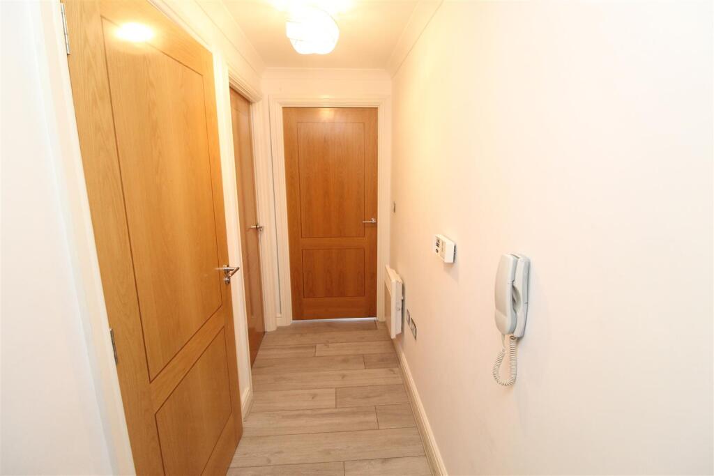 Lakelands Court, Rhydypenau Road, Cyncoed - More