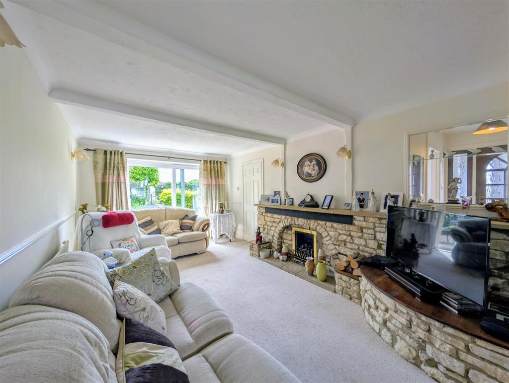 Dunster Close, Tuffley, Gloucester photo 2