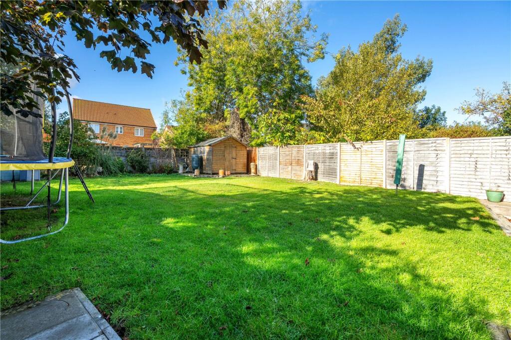 Westwood Drive, Bourne, Lincolnshire, PE10 photo 2