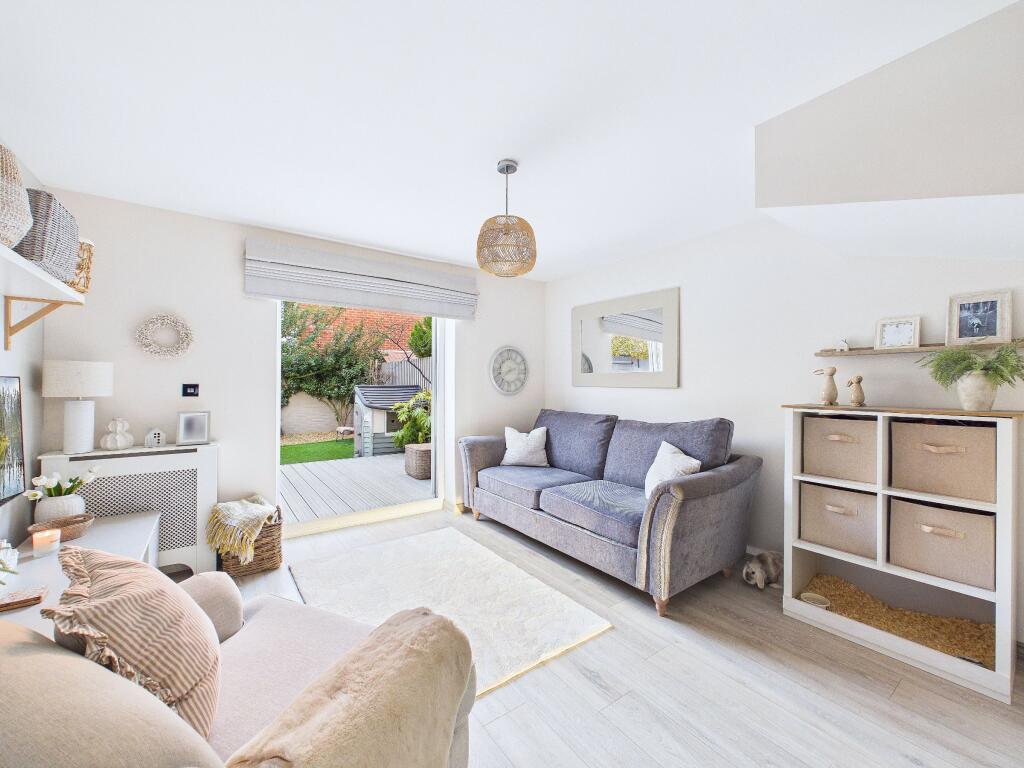 Mallow Close, Eynesbury, St. Neots photo 2