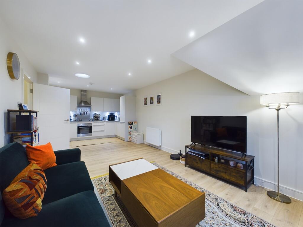 Apartment in Spelthorne, Ashford - View 5