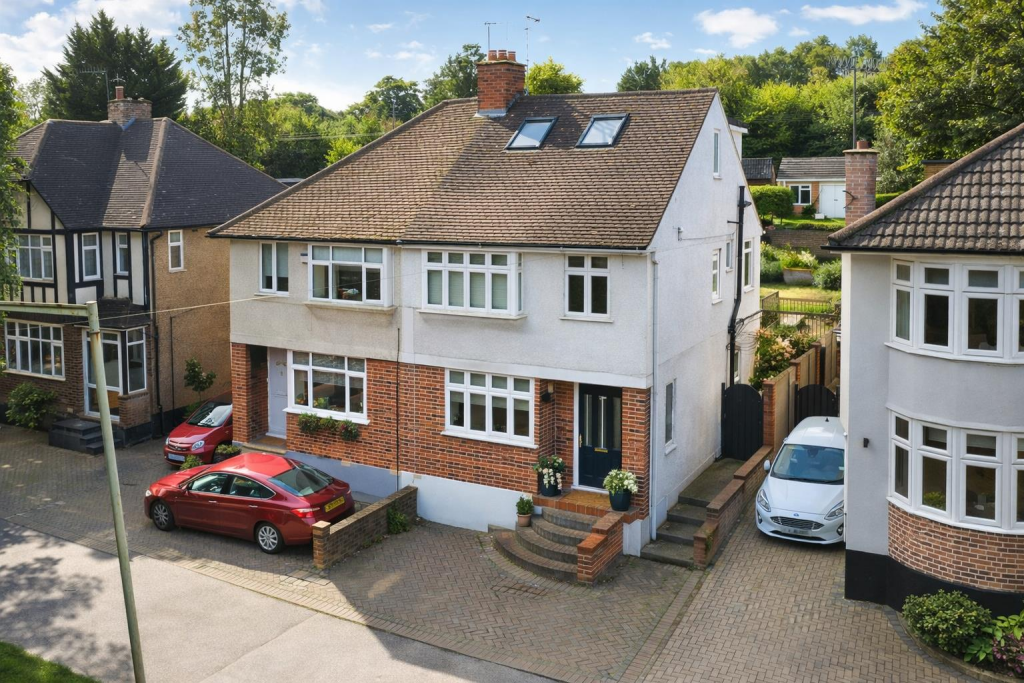 Main image of property: Ridgeway Close, Shendish, Hemel Hempstead