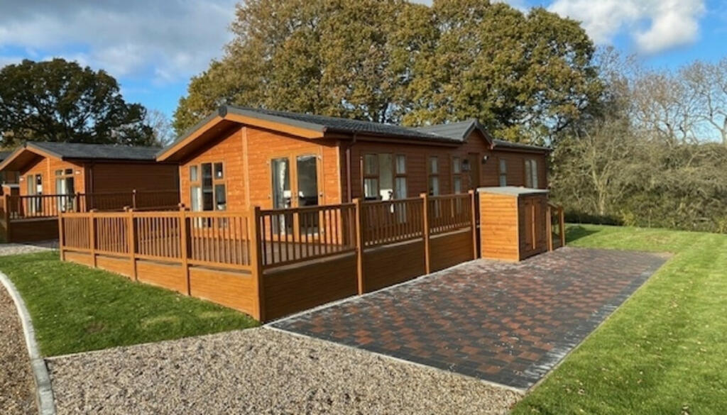 2-bed caravan on Clacton-on-Sea, Essex, CO16, £208,700