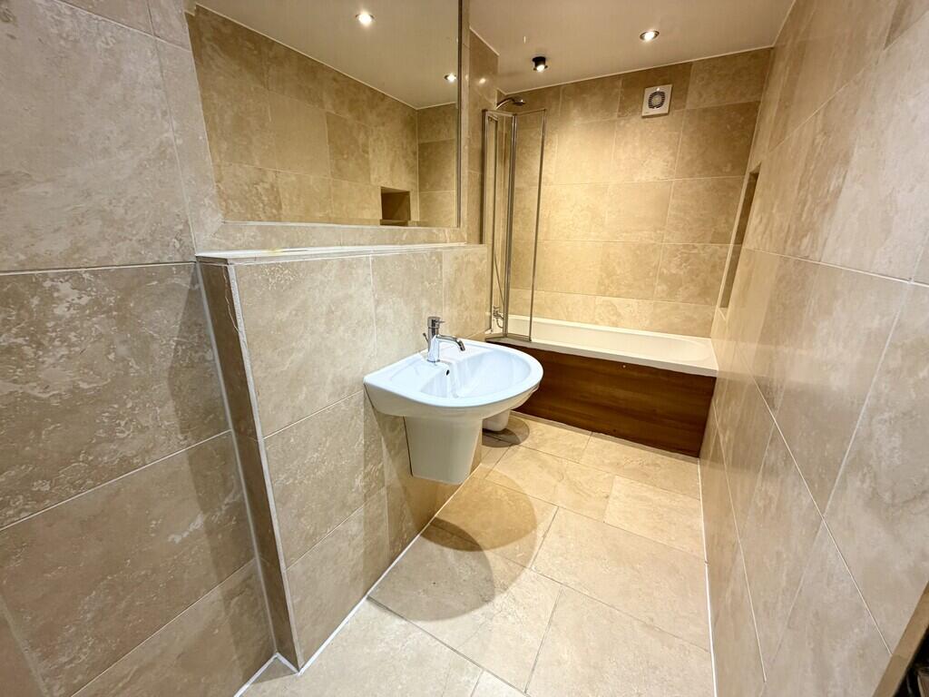 Apartment in Huddersfield, Denby Dale - View 4