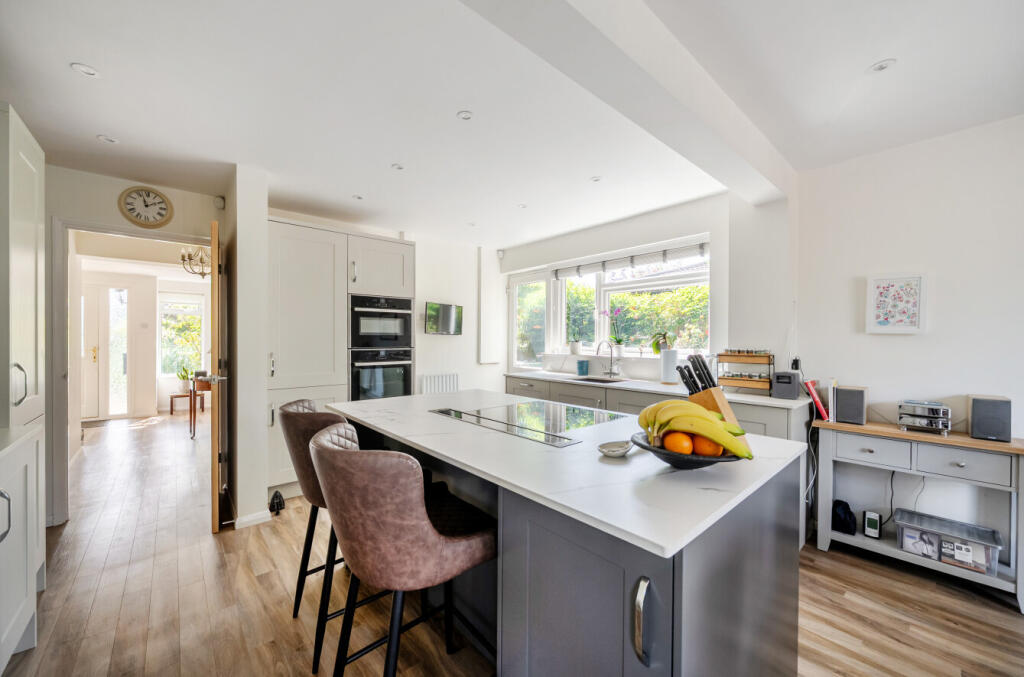 House in Guildford - View 5
