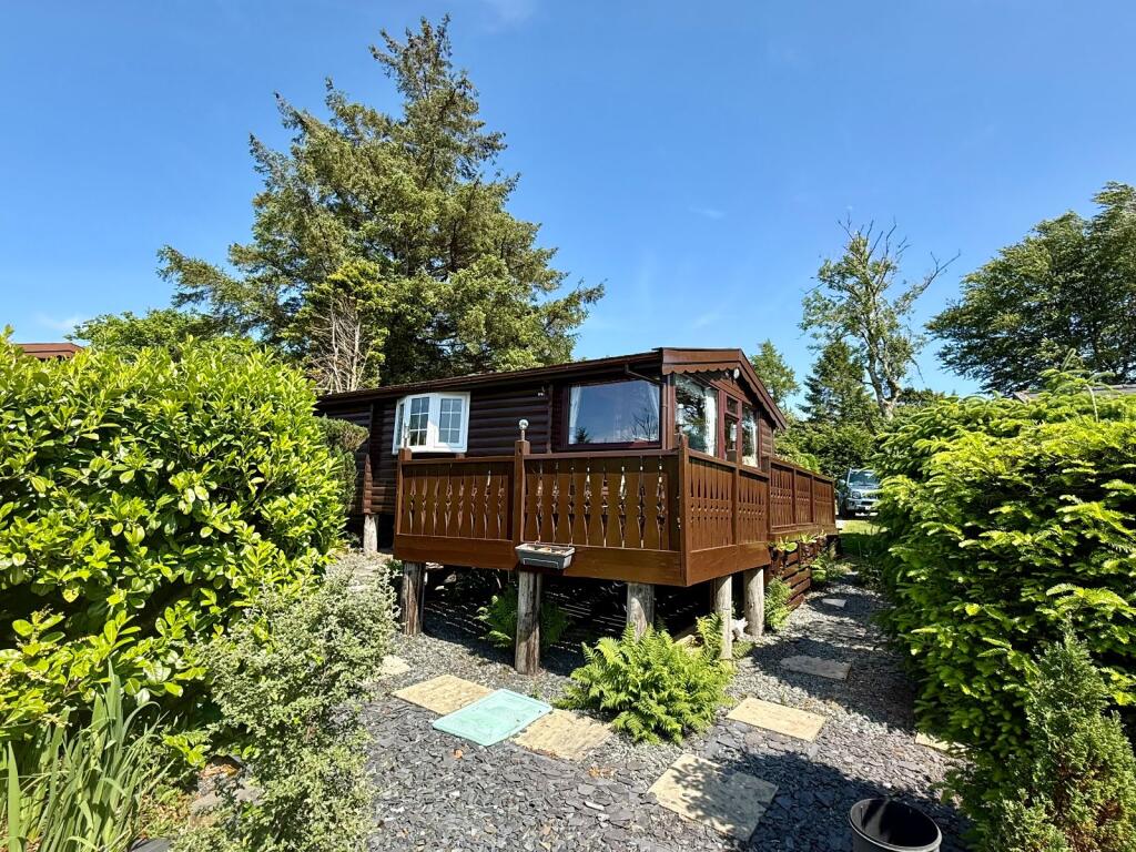 Cabin 234 Trawsfynydd Holiday Village, Trawsfynydd, Blaenau Ffestiniog LL41 4YB photo 2