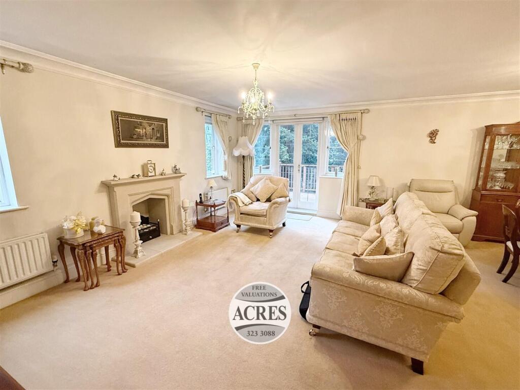 Apartment in Birmingham, Sutton Coldfield - View 2