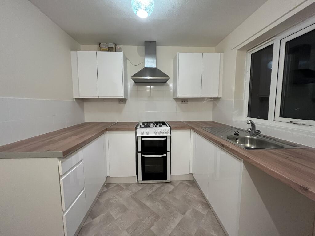 House in Lincoln - View 4