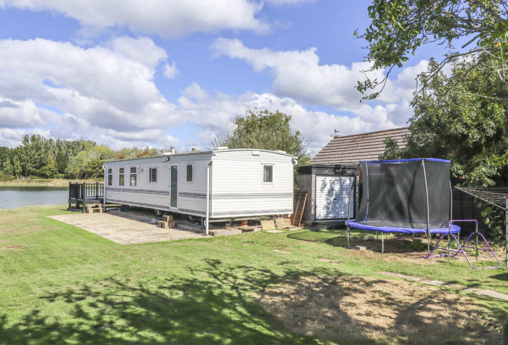 Eastoke Avenue, Hayling Island - View 4