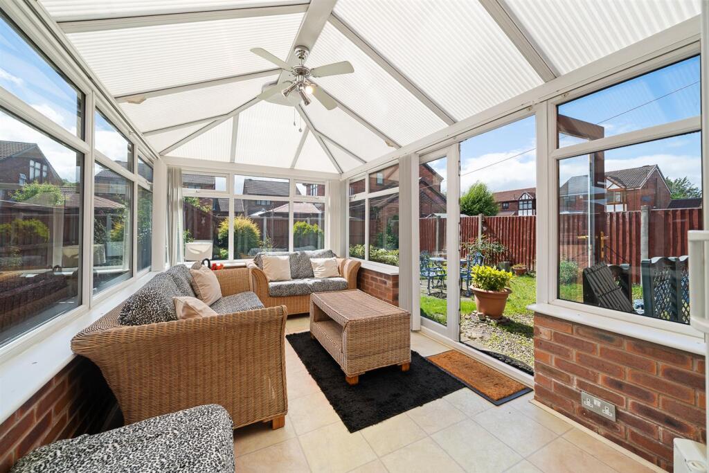 Richmond Crescent, Netherton, Bootle photo 3