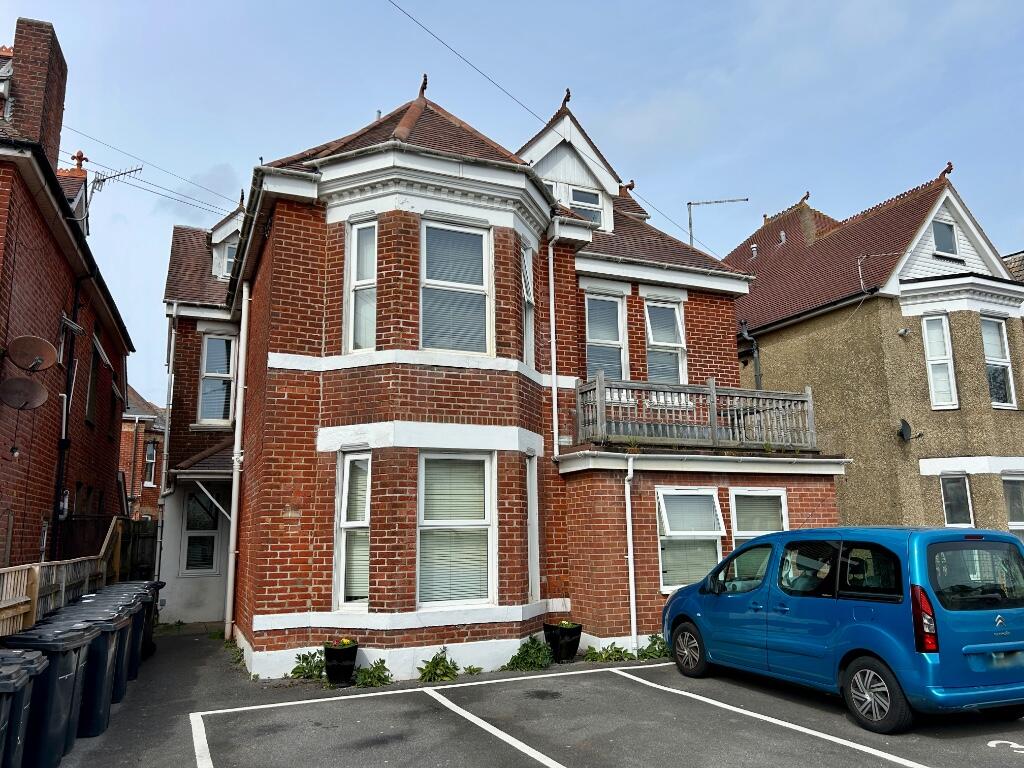 Main image of property: GARDEN FLAT SOUTH OF CHRISTCHURCH ROAD, BOURNEMOUTH