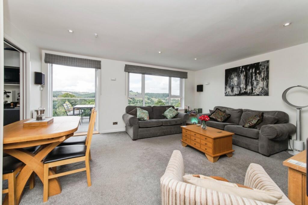 Woodleigh Close, Exeter, Devon, EX4 photo 2