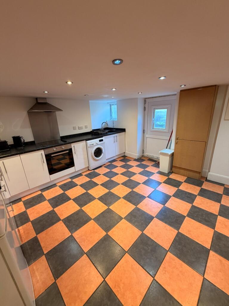 House in Huddersfield - View 5
