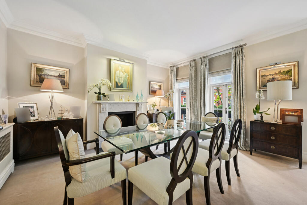 Cheyne Court, London, SW3 photo 3