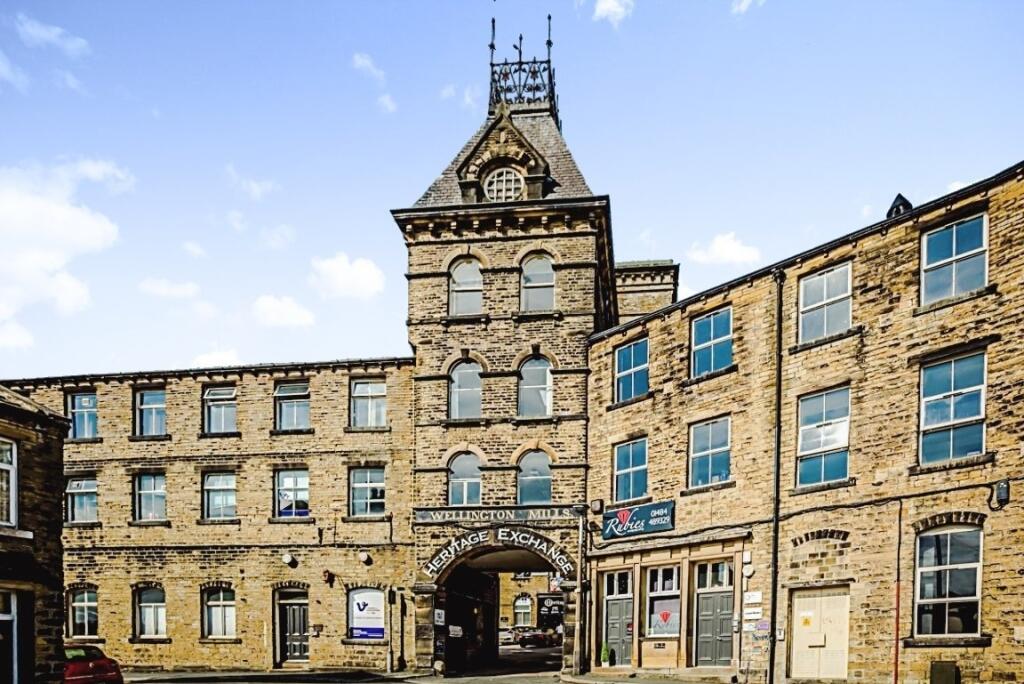 Main image of property: Plover Road, Lindley, Huddersfield, West Yorkshire, HD3