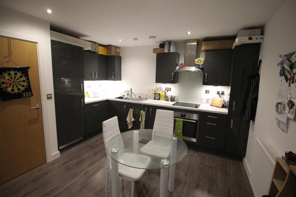 Apartment in London, Rush Green - View 4