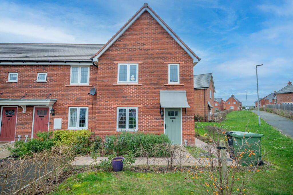 3-bed terraced on Emperor Way, Holmer, Hereford, Herefordshire, HR4 9EN, £108,000