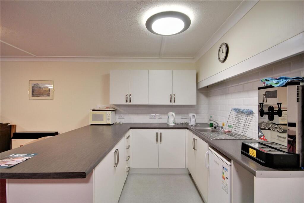 Apartment in Brighton - View 4