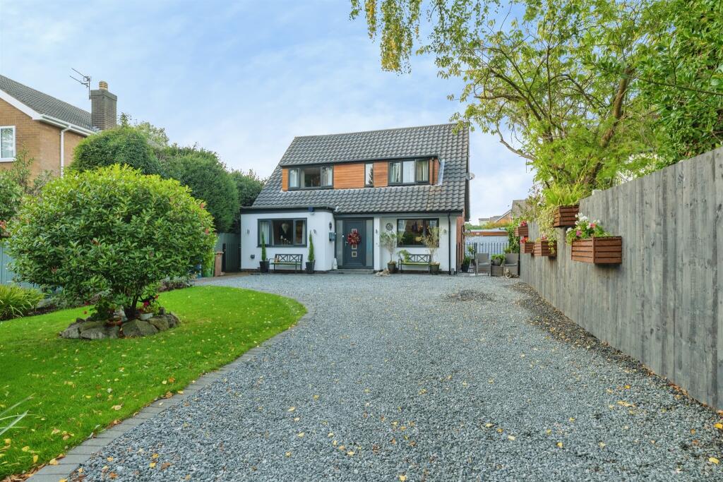 Main image of property: Hallgate, Cottingham