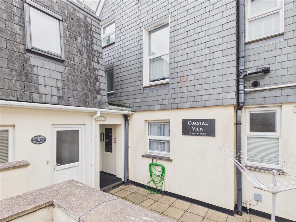 Apartment in Truro - View 5