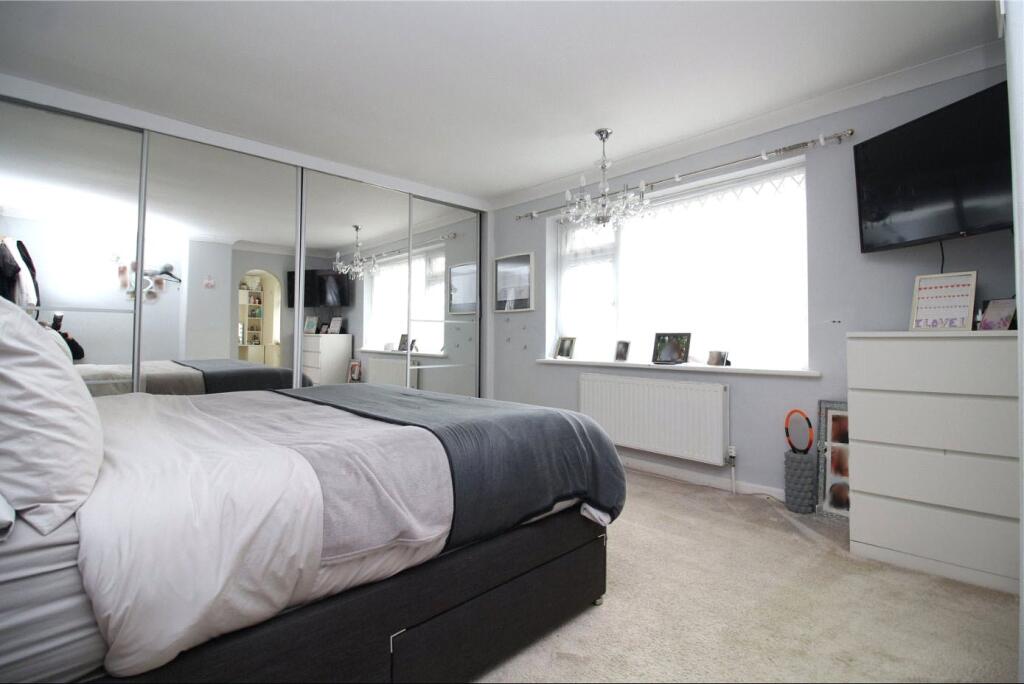House in Southampton - More