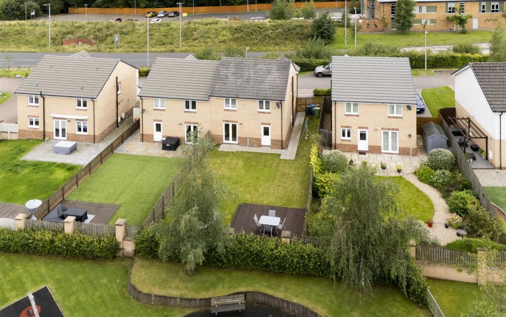 House in Lenzie, Barleybank - View 2