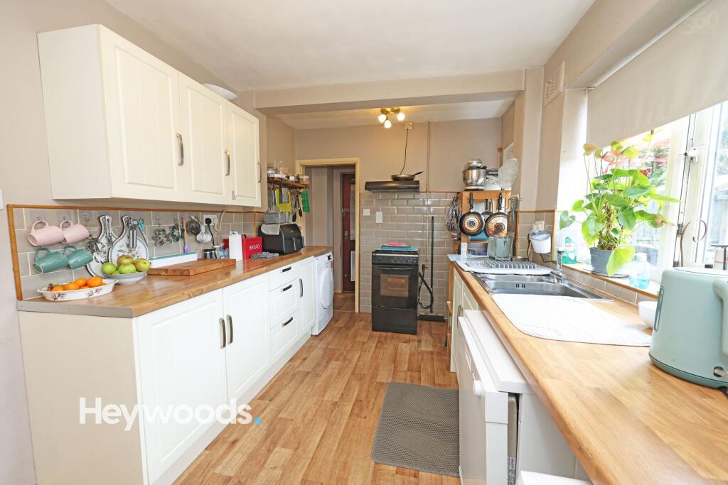 House in Stoke-on-Trent - View 2