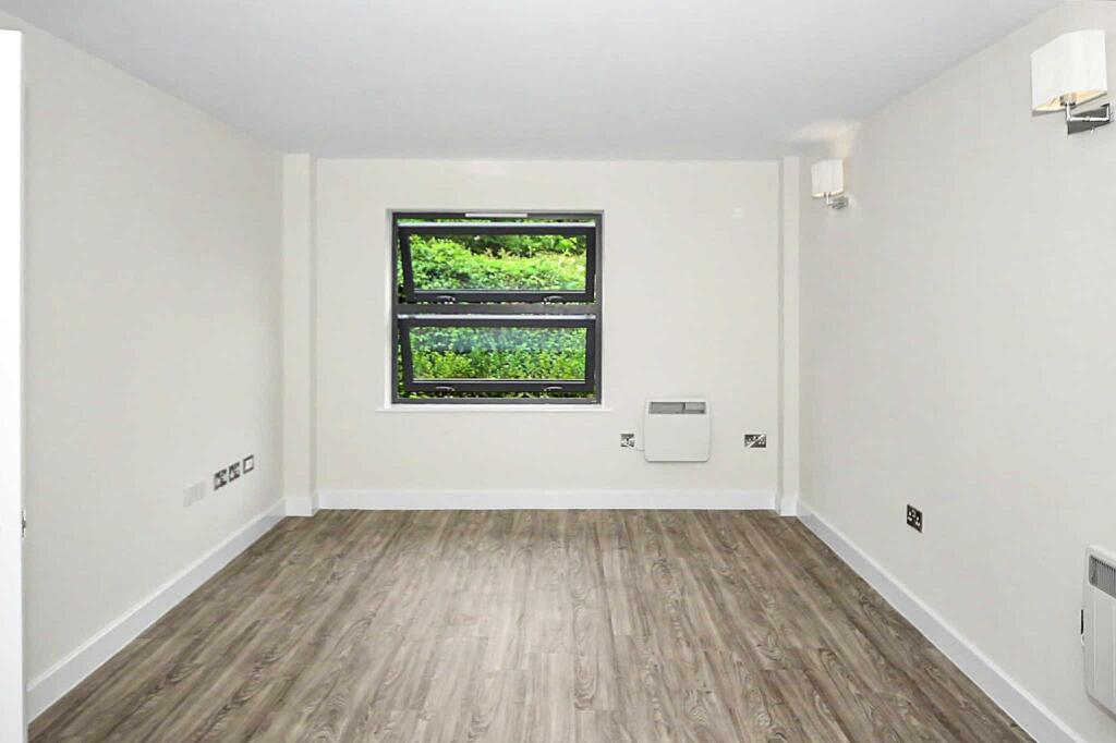 Apartment in Peterborough - More