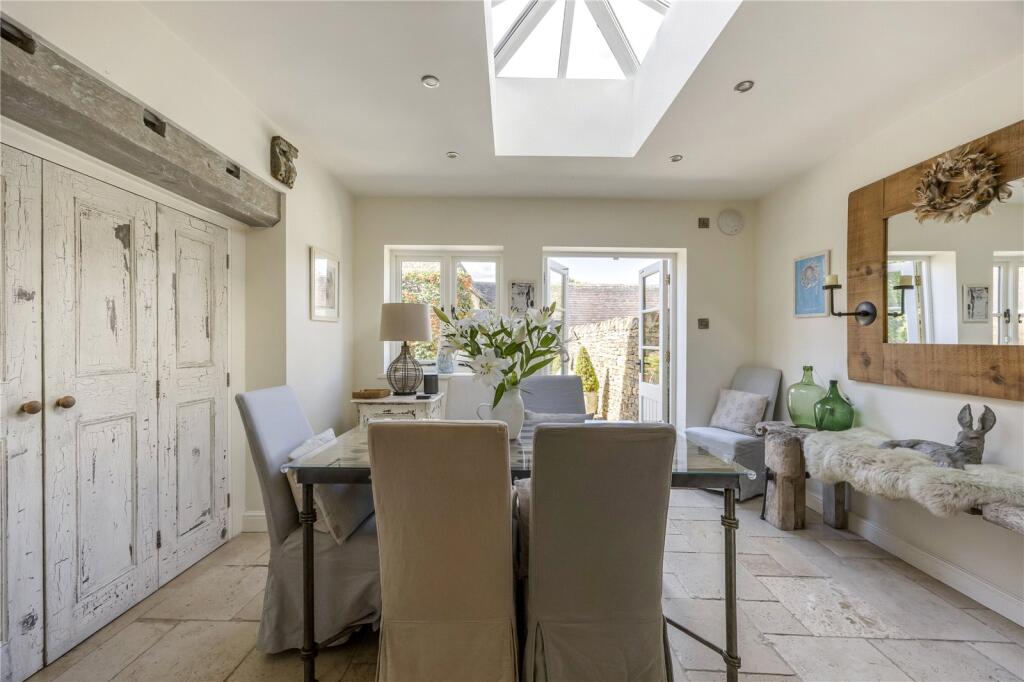 House in Gloucester - View 3