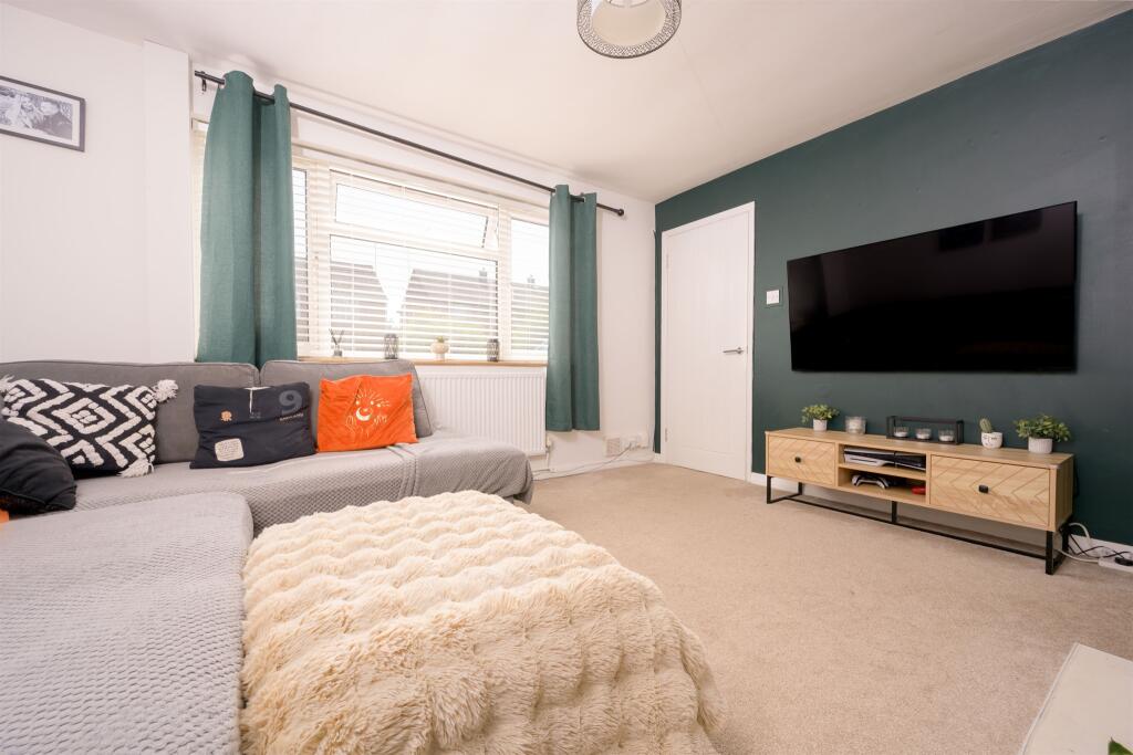 House in Desborough, North Northamptonshire - View 4