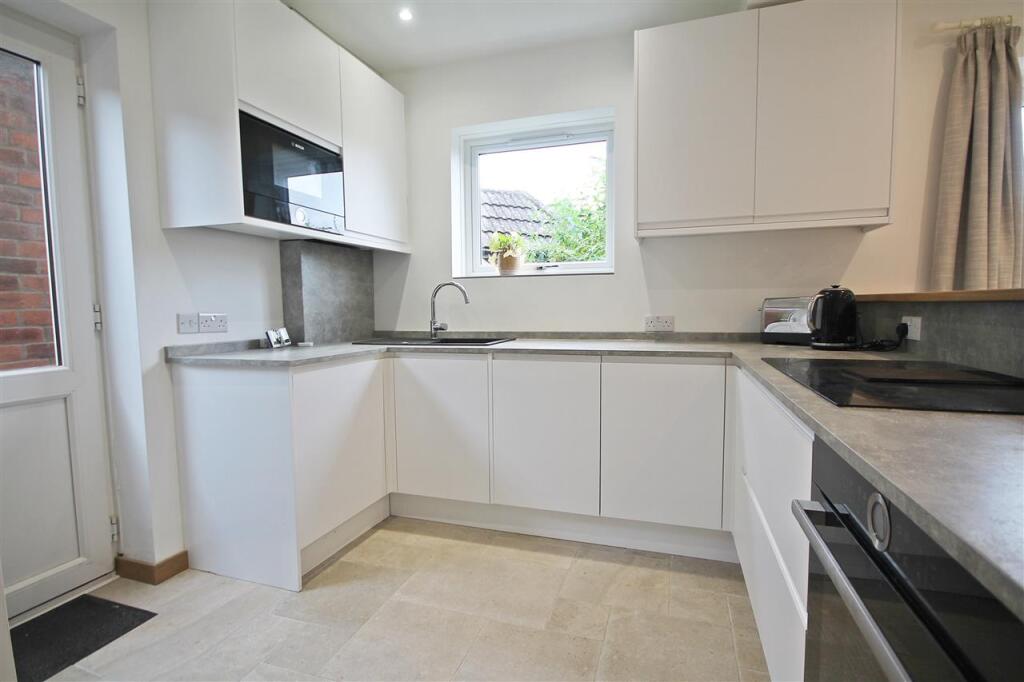 Mandeville Road, Canterbury photo 3