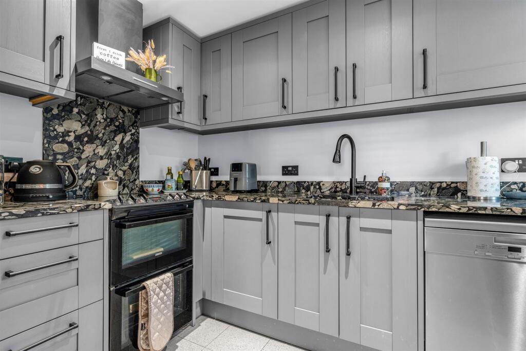 Apartment in Stevenage - More