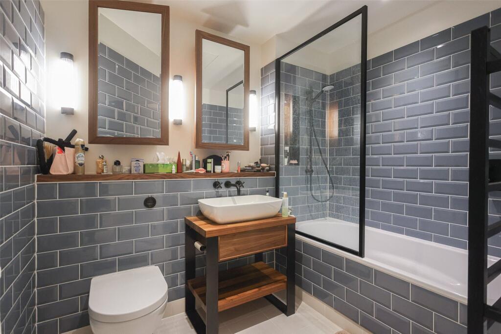 Apartment in London - More