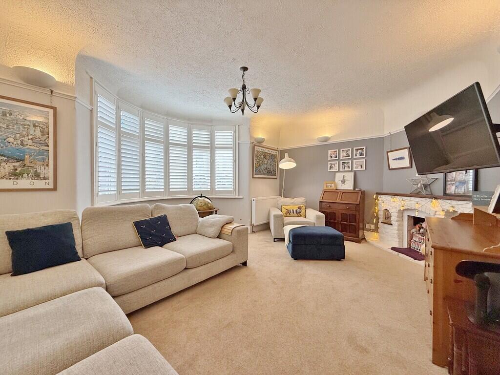 Chatsworth Avenue, Highbury photo 3