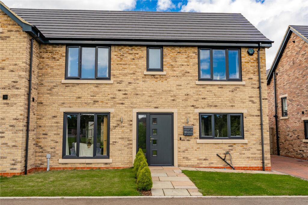 3-bed semi-detached on Amelia Wood Way, Grimoldby, Louth, Lincolnshire, LN11, £235,000