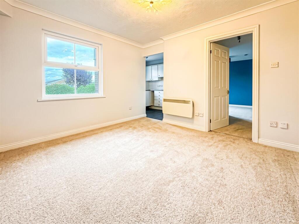 Apartment in Chelmsford - View 5
