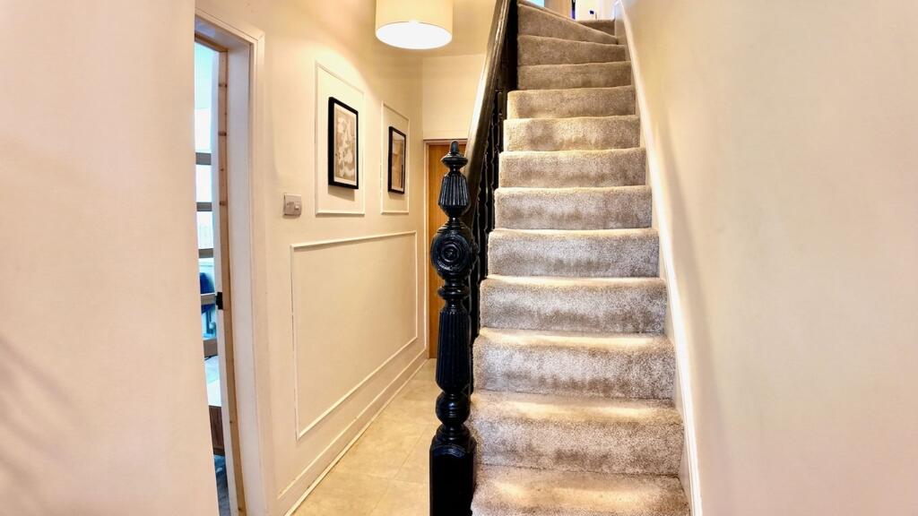 Gordon Road, Blackwood, NP12 - More