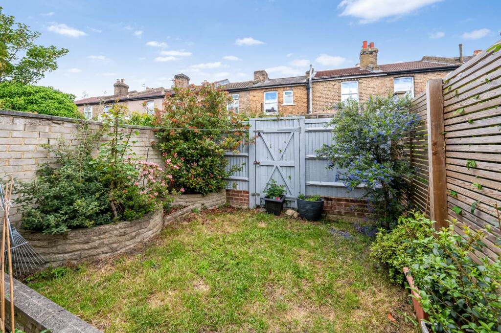 Acacia Road, Beckenham, BR3 photo 3